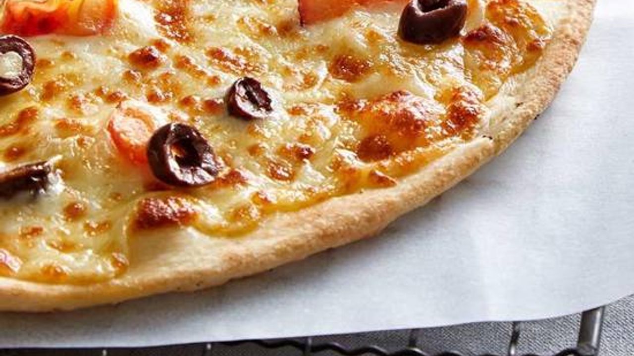 Cheese Tomato Olives Pizza