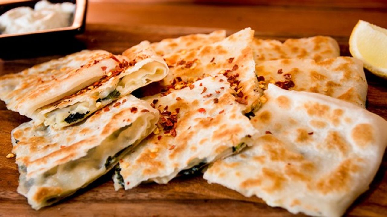 Peynirli Ispanak Gozleme