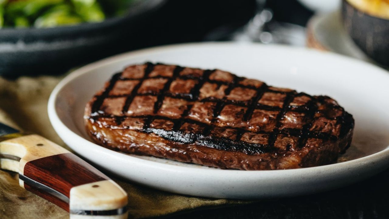 Wagyu Rib Eye 300g MB6+