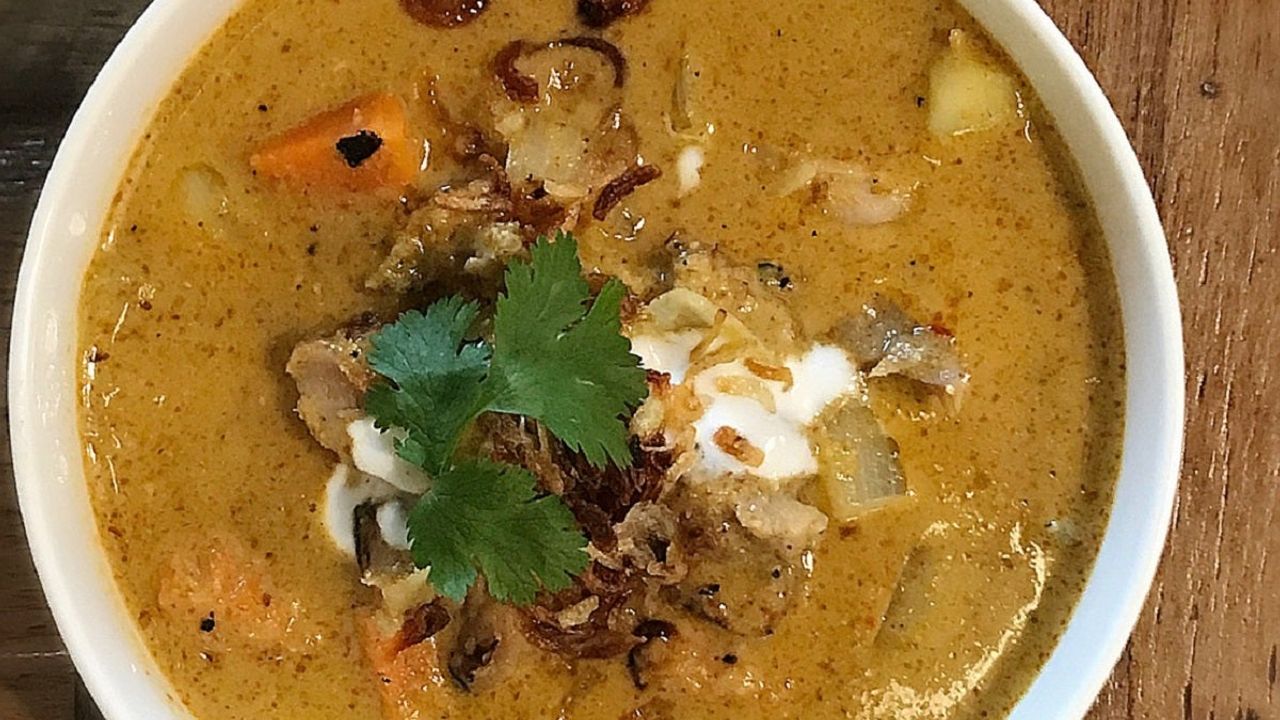 Yellow Chicken Curry