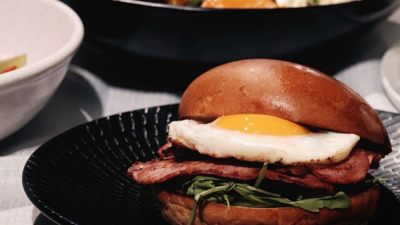 Bacon N Egg Roll