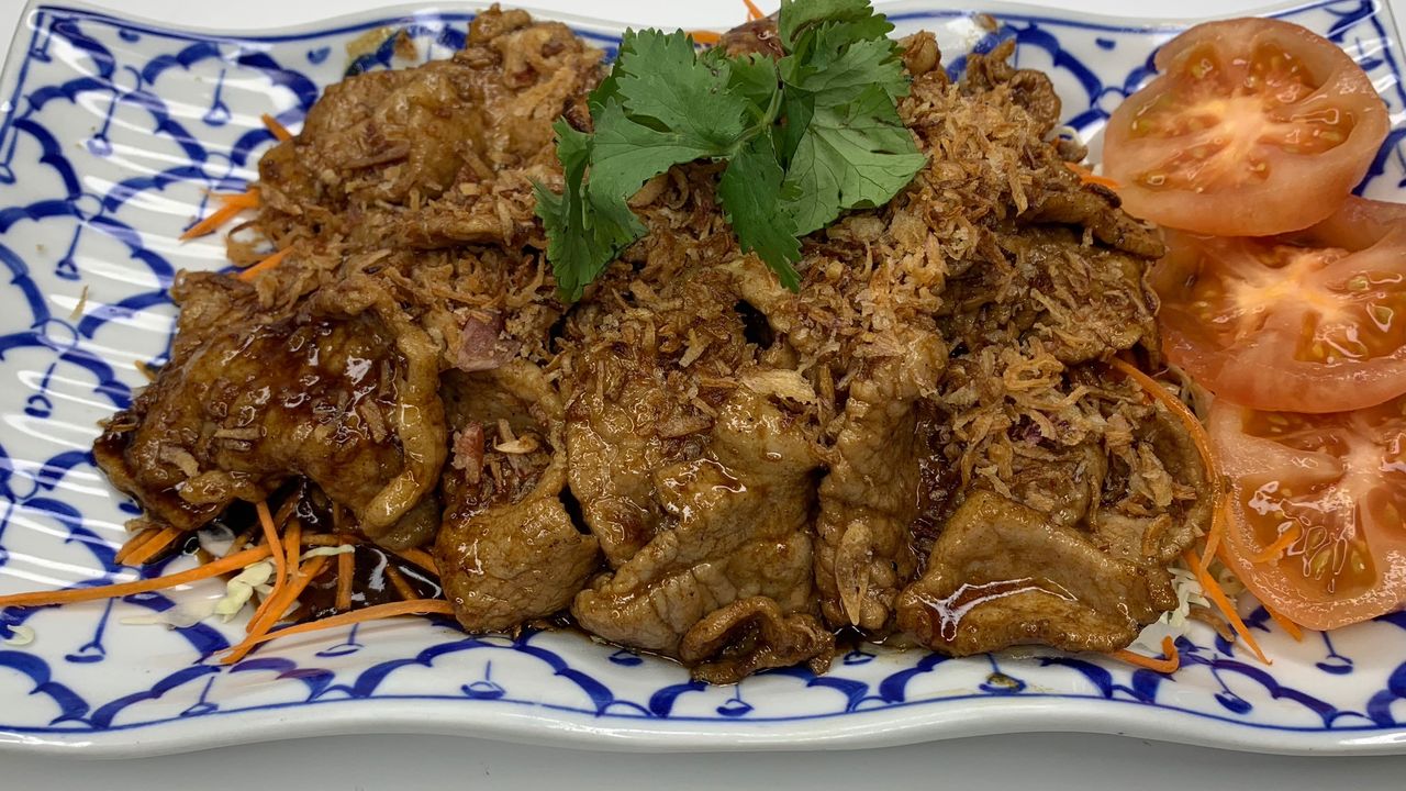 21.*Pad Gratium Prik Thai