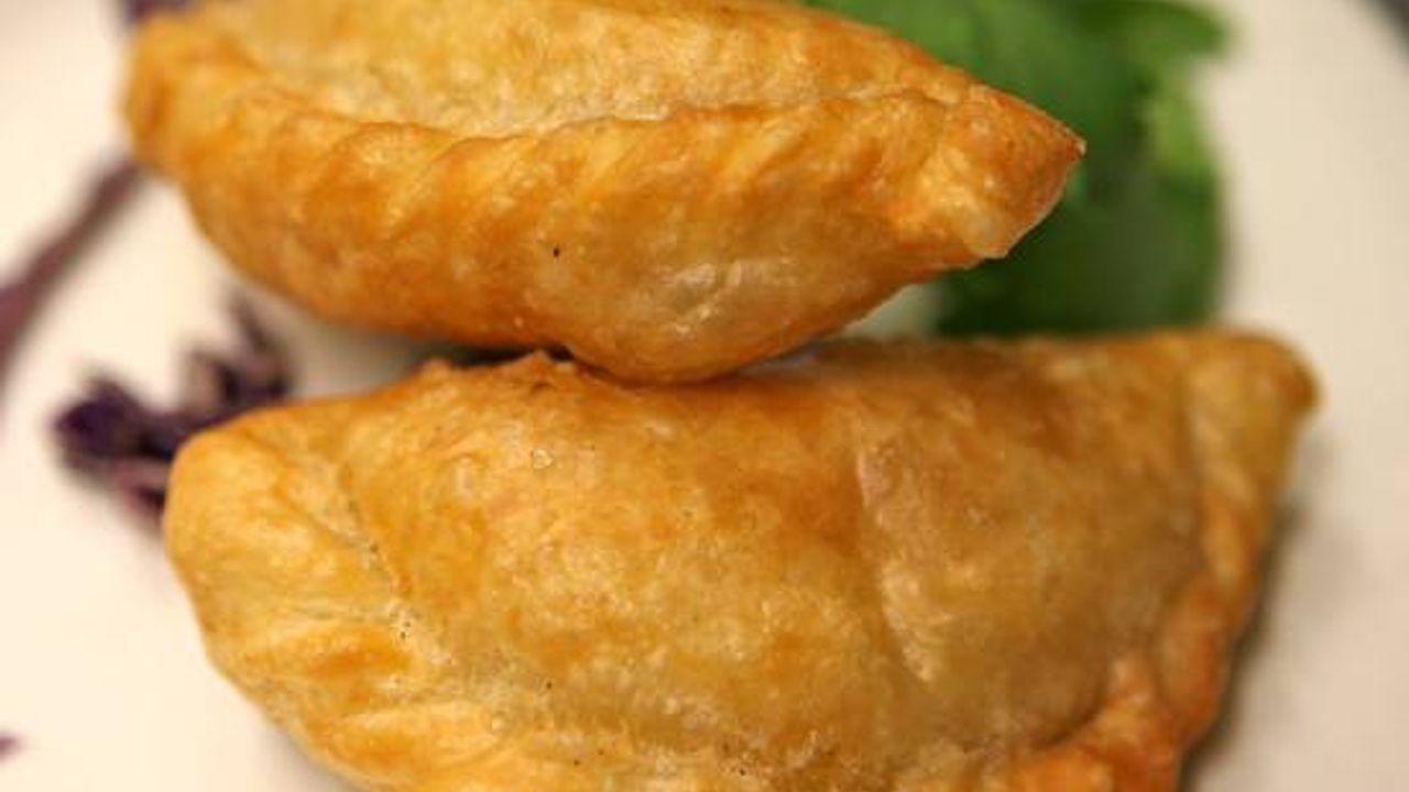 Curry Puffs (V)