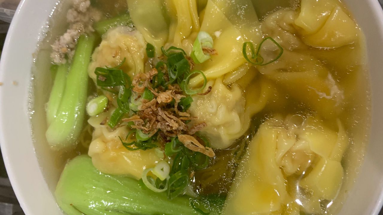 125. Rice or Egg Noodle with Wonton