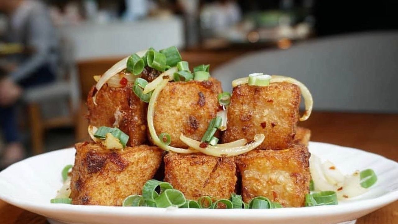 Pan Fried White Turnip Cake in XO Sauce