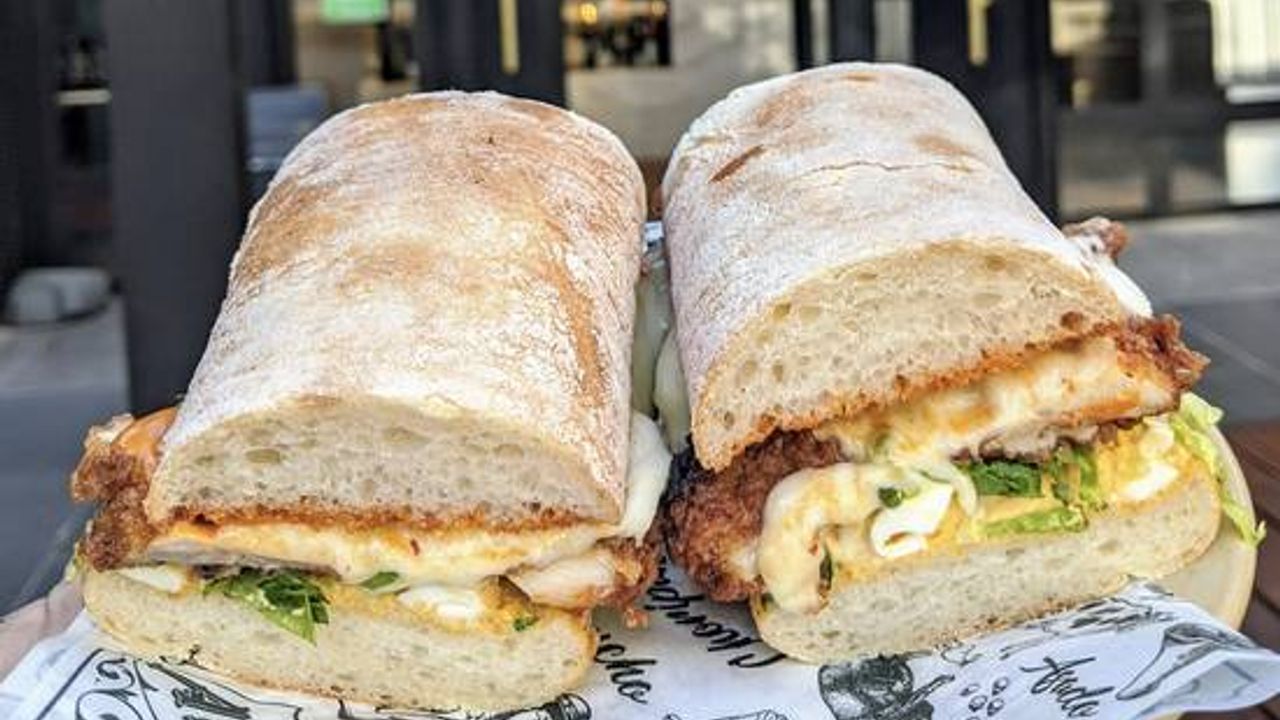 Pollo Frito - Fried chicken sandwich