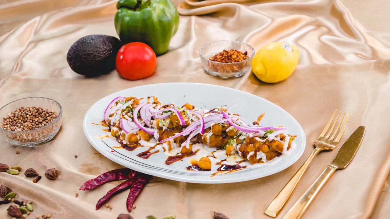 ALOO TIKKI CHAT (2)