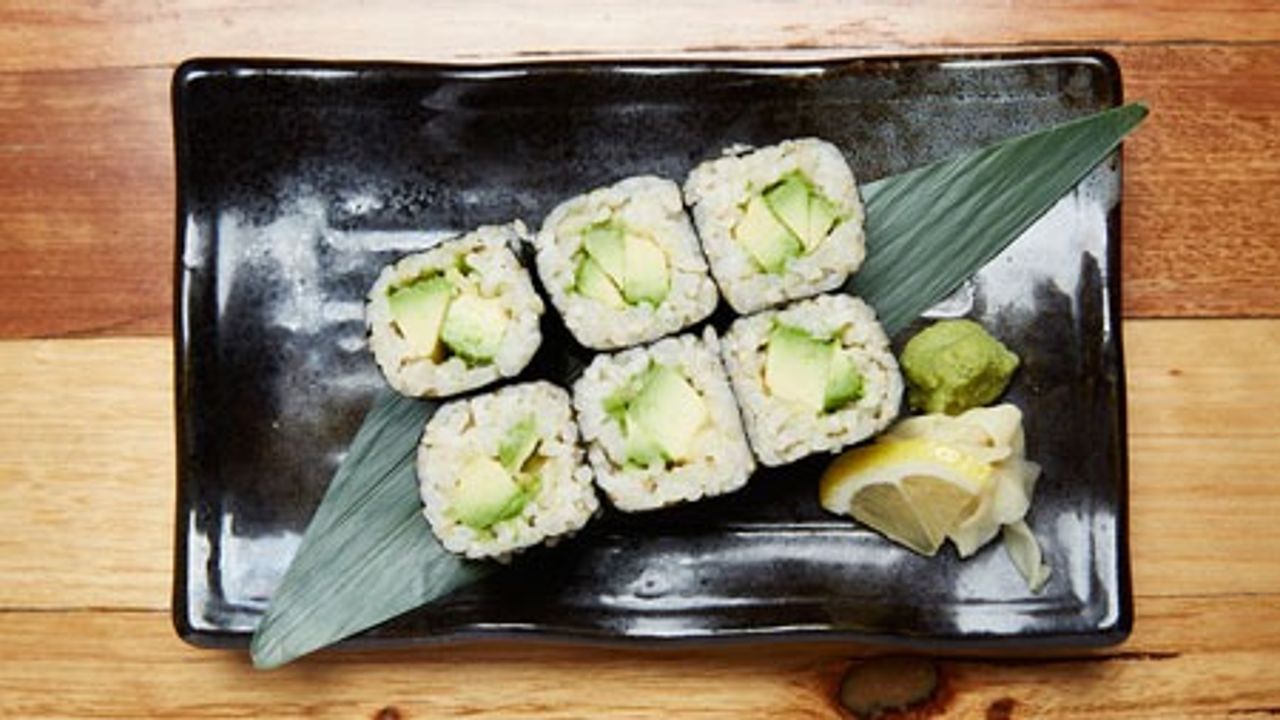 Avocado Hosomaki (6pcs)