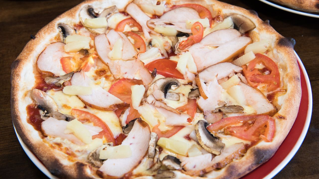 Foghorn Leghorn Pizza
