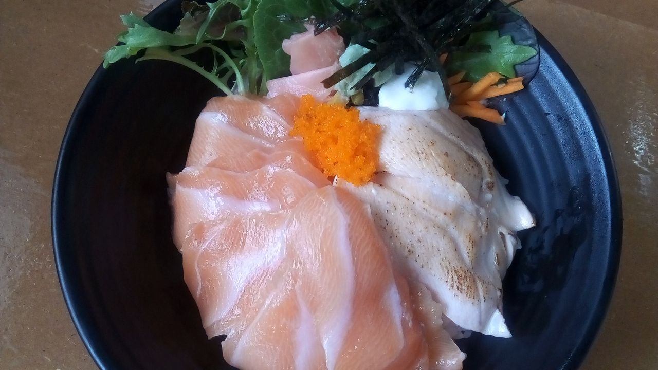Sashimi Salmon Don