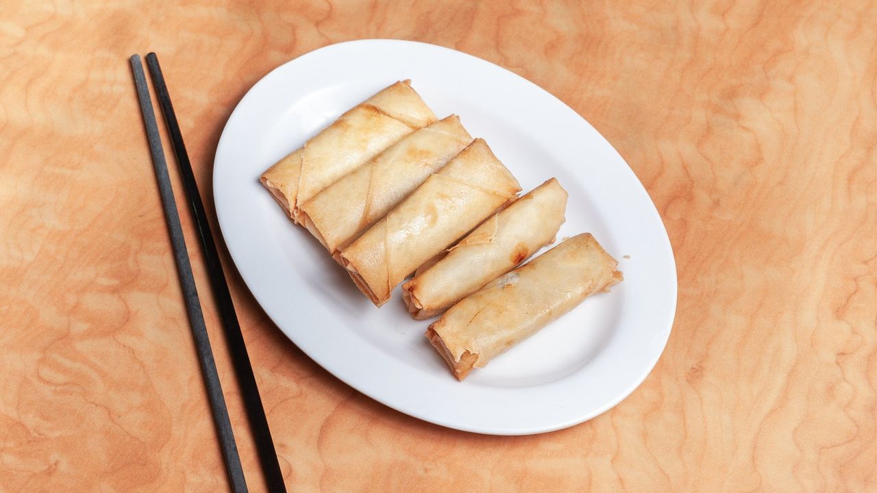 Shanghai Vegetarian Spring Rolls (6 Pieces)