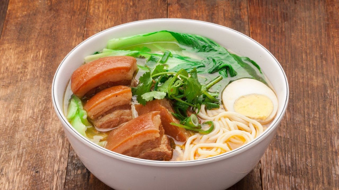 Taiwanese Braised Pork Belly Noodle Soup