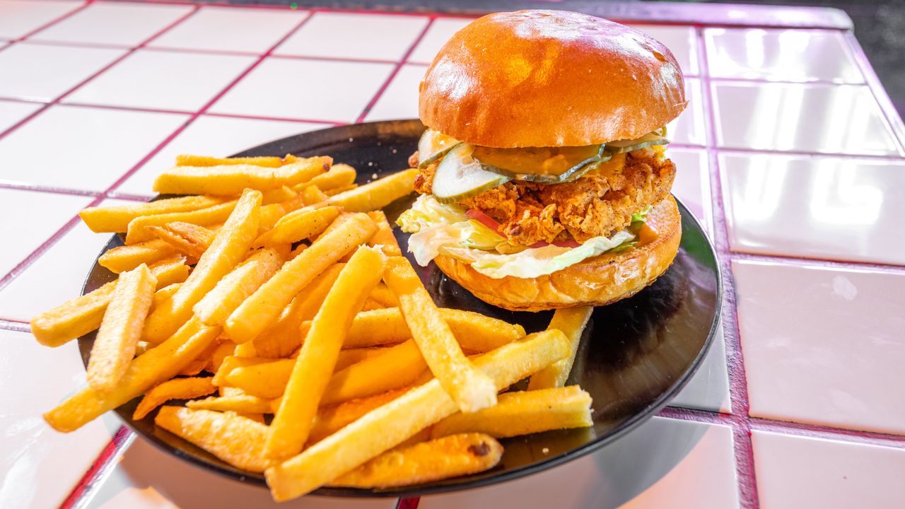 Chicken Burger w Fries (Vegan Optional)