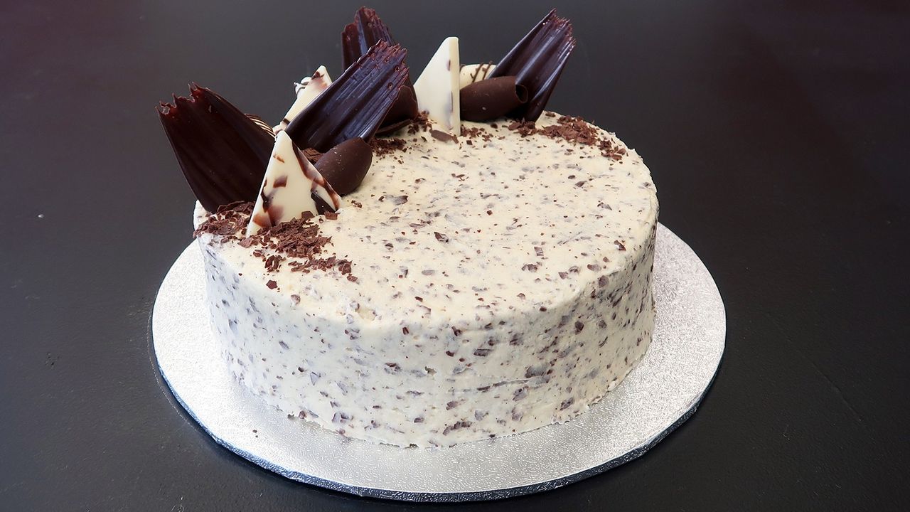Fun Size Cookies & Cream Cake