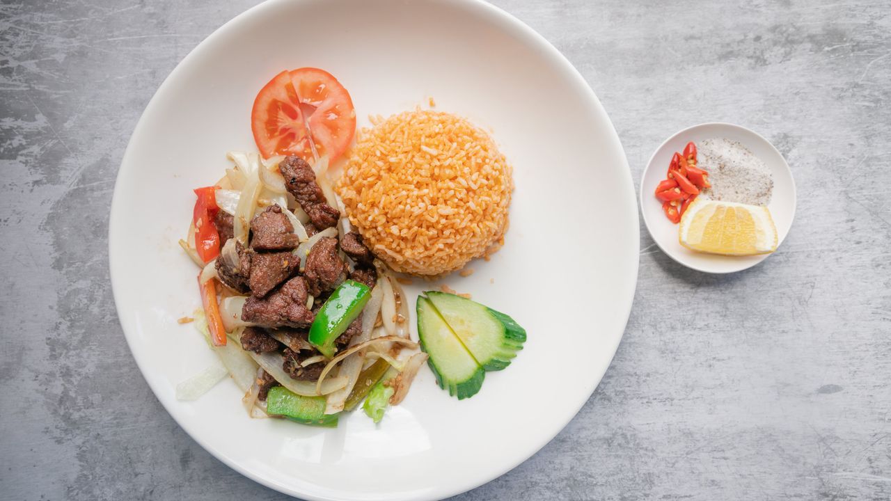 Tomato Rice with Diced Beef & Garlic