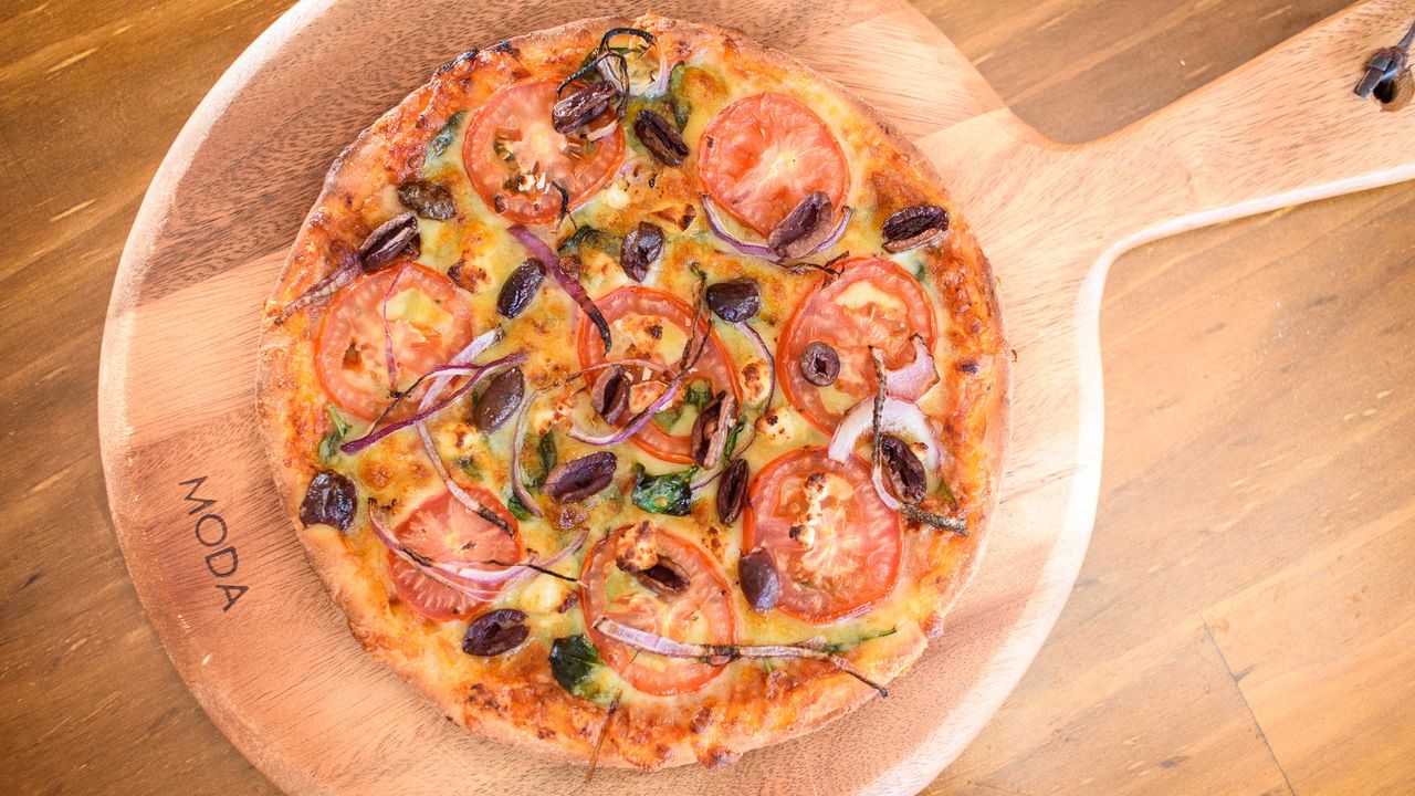 Earth, Wind & Flour Pizza (Medium)