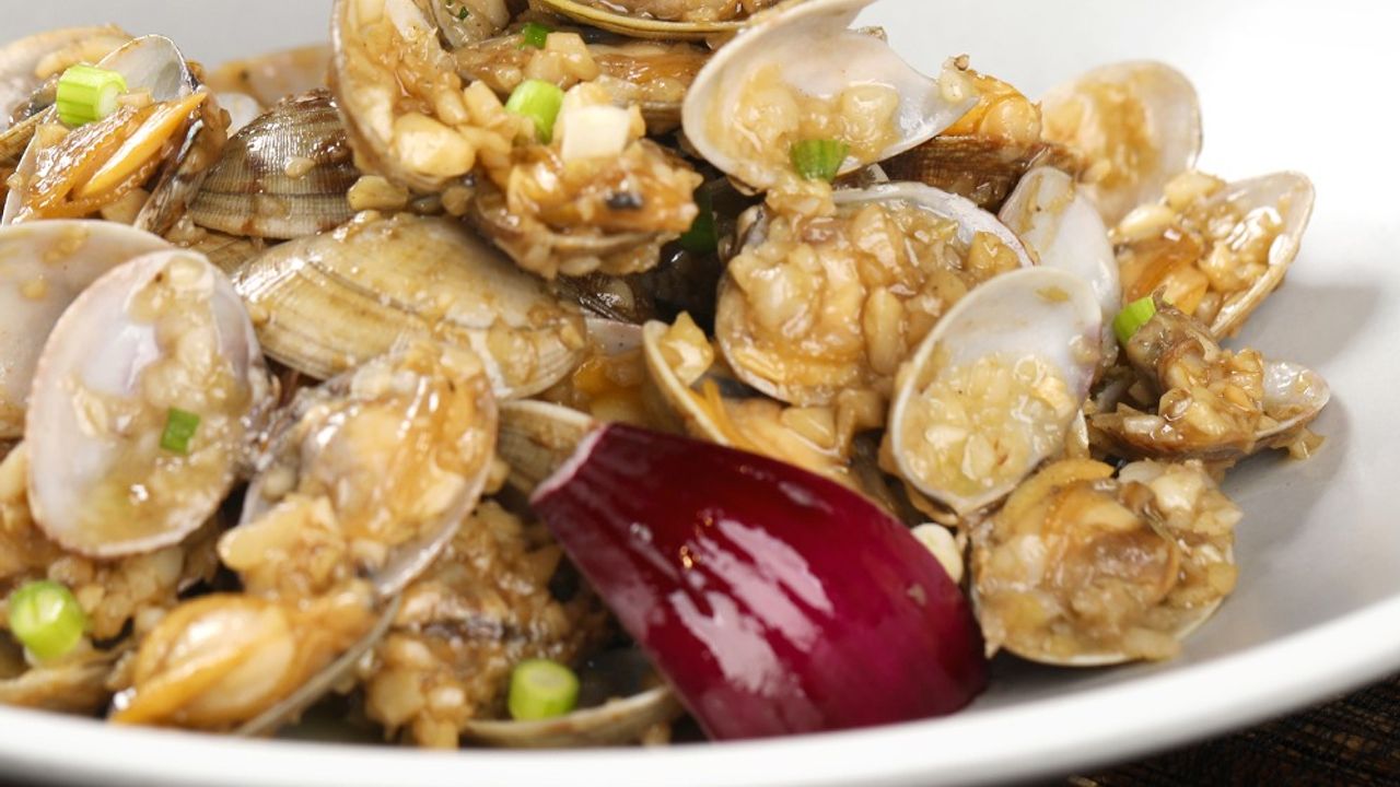 pipies with minced garlic(OR chilly)