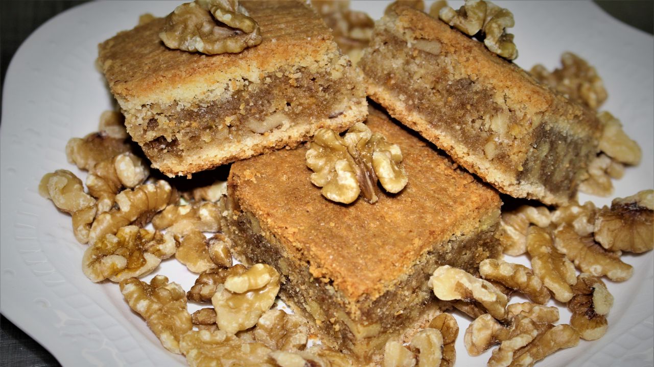 Mamoul Mad Walnut