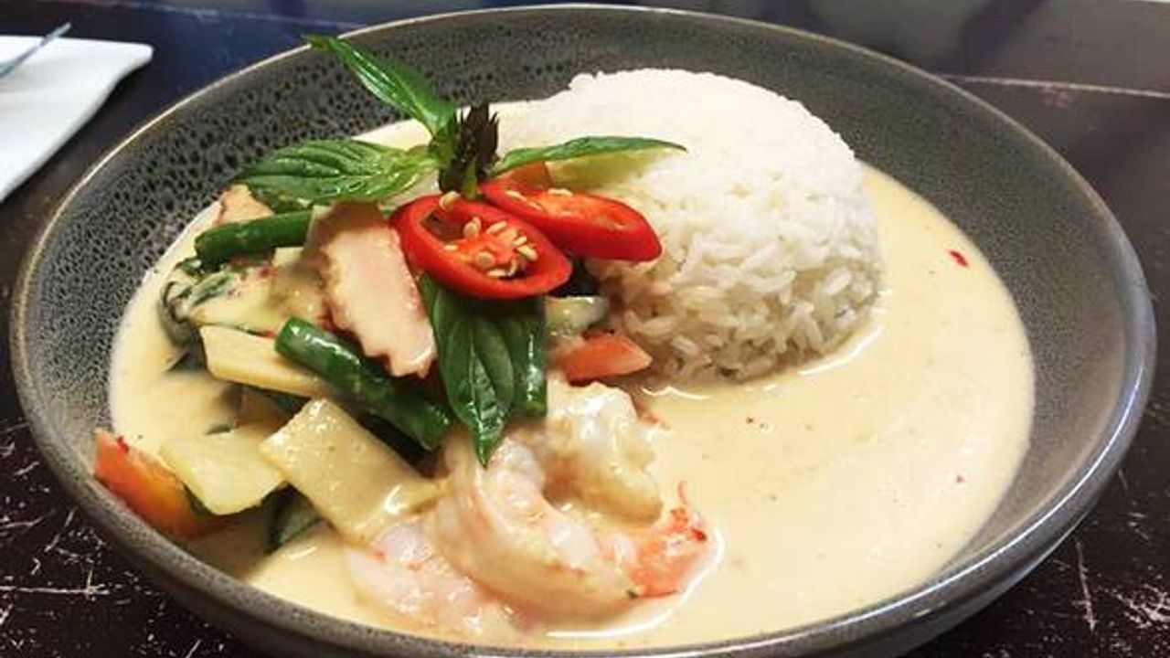 Green Curry (served with rice)