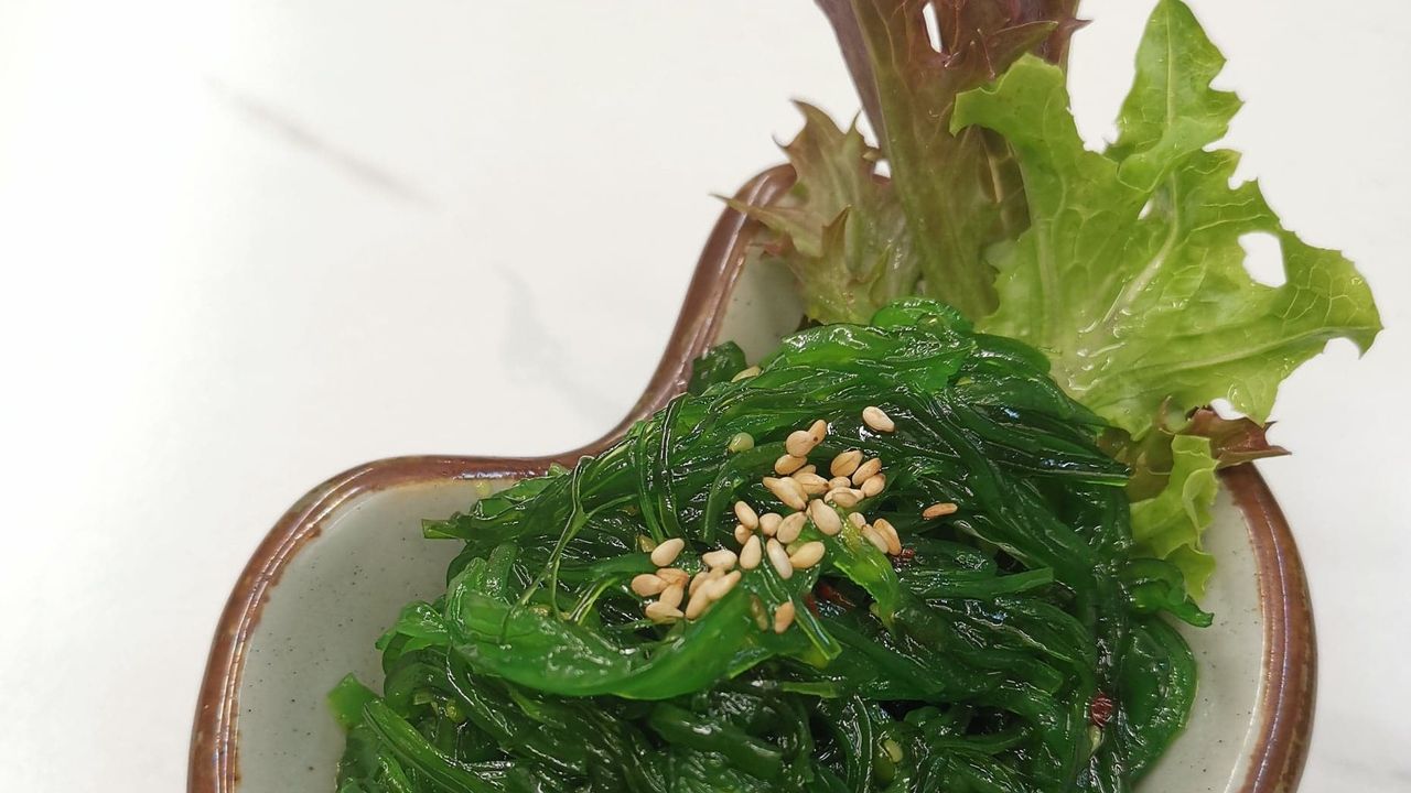 A02. SEAWEED SALAD 110G