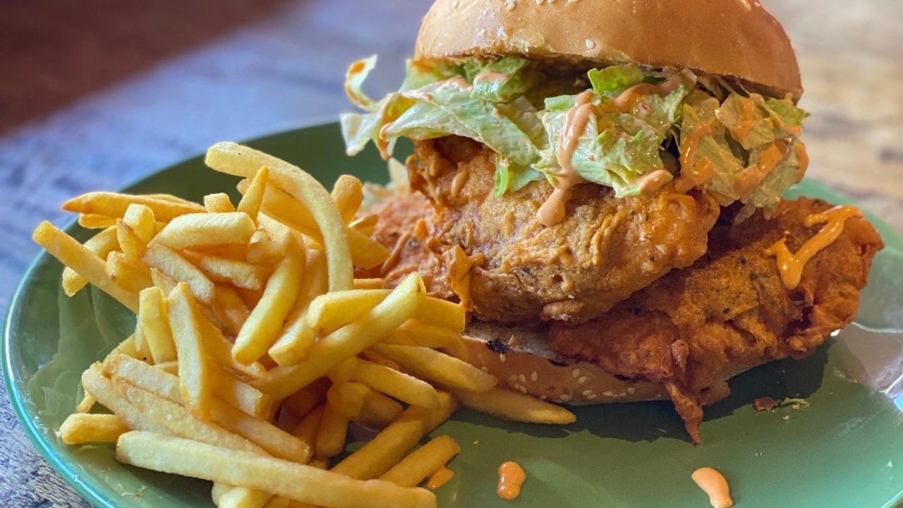 Peri-Peri Zinga burger & fries