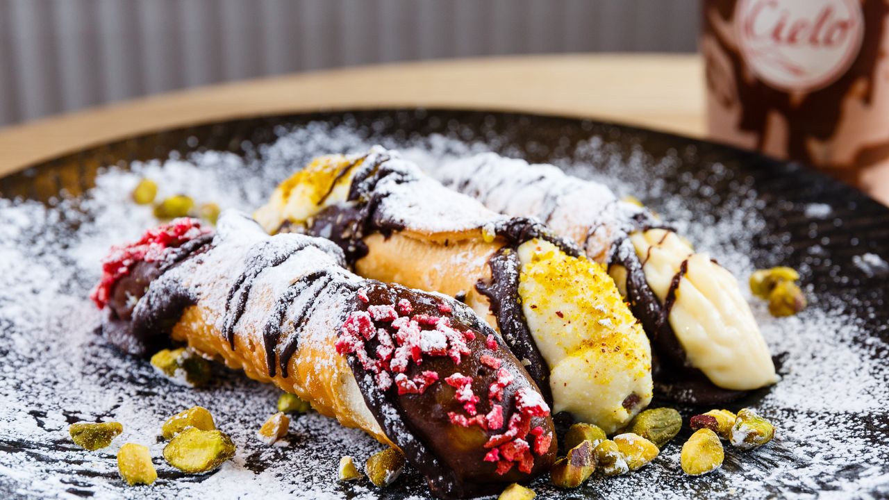 Cannoli 4 For $16