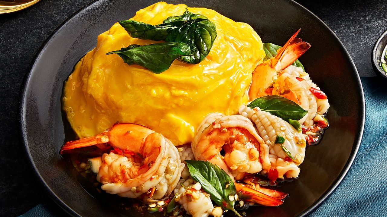 Spicy Mixed Seafood Kapao