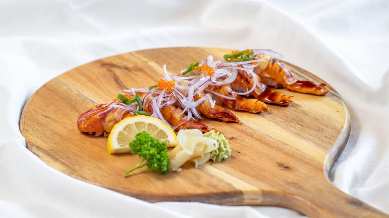 Salmon Aburi Nigir