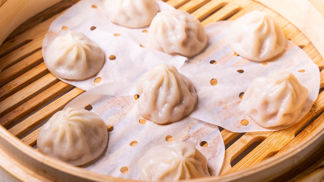 Shanghai Steamed Pork Mini Bun (8)