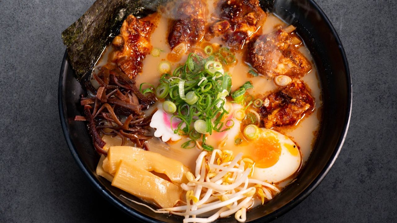 M16 Butaniku Rankotsu Ramen 猪软骨拉面