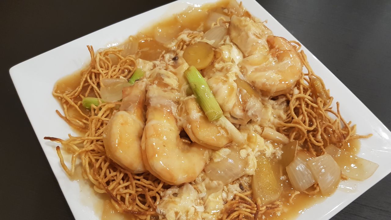 Ginger and Scallion Prawn Noodle