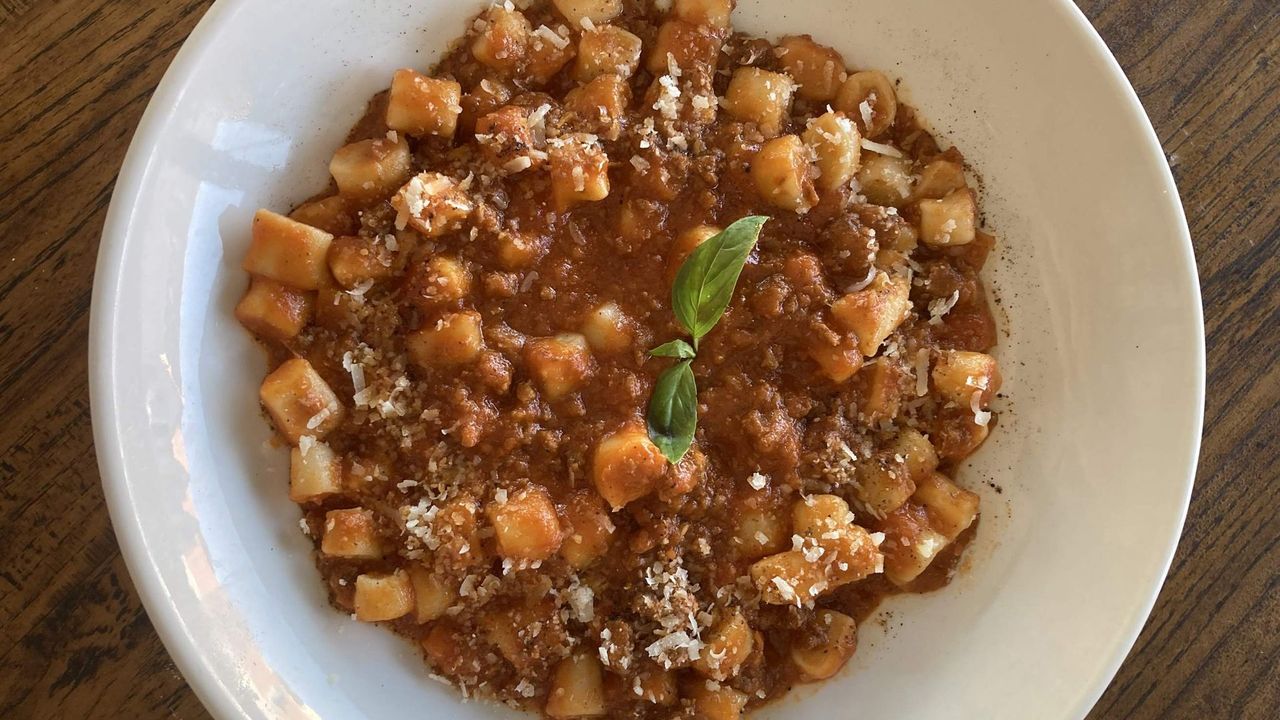 Gnocchi - Beef Bolognese Sauce (u)