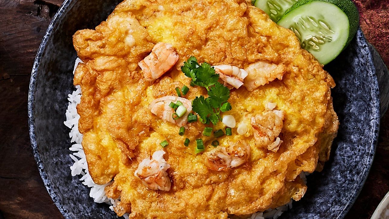 Khai Jeaw Goong (Thai Style Omelette)