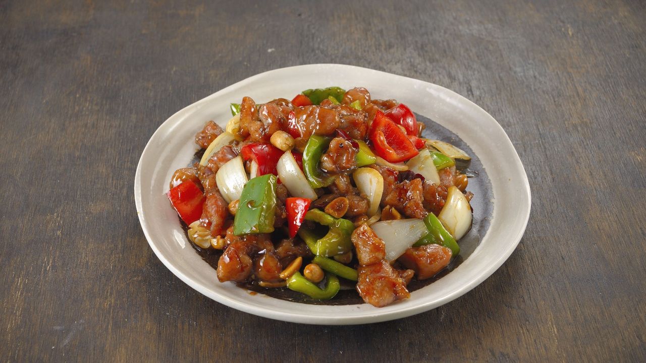 406 Wok Fried Chicken in Kung Pao Sauce