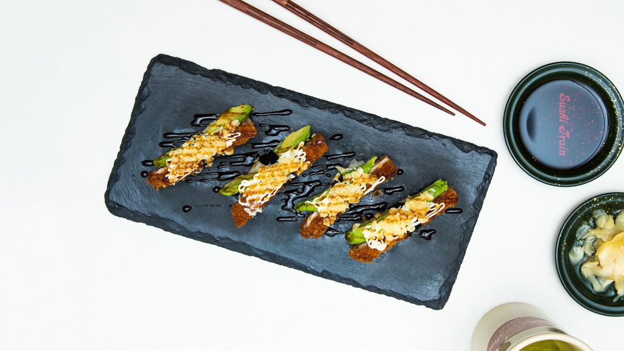 Chicken and Avocado Nigiri (4 Pieces)