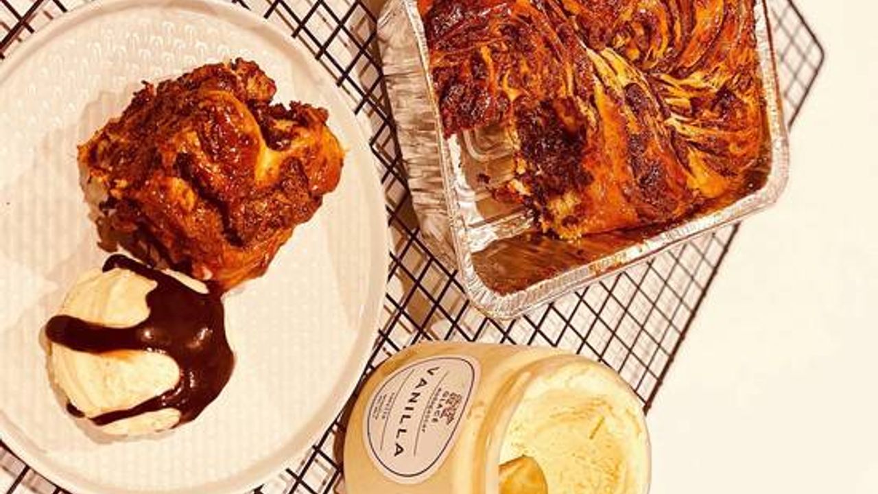Full Loaf Chocolate Babka with Ice Cream Set