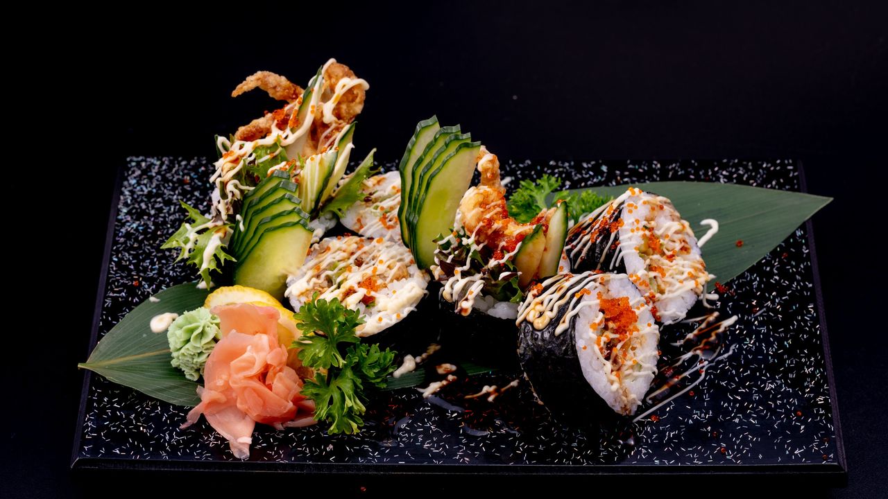 Kani Maki (6 Pieces)
