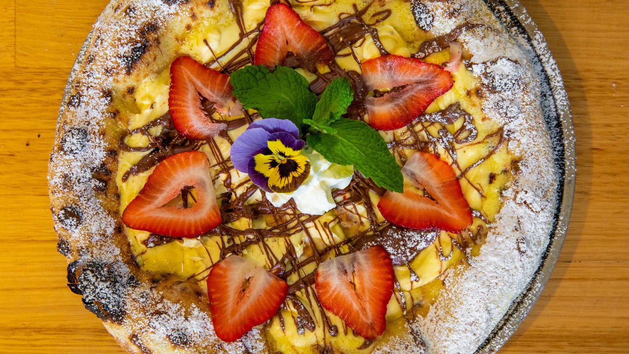 Nutella Mascarpone Strawberry Pizza