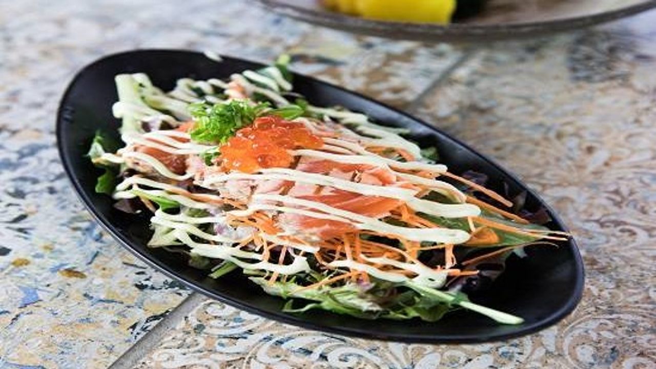Salmon Tataki Salad