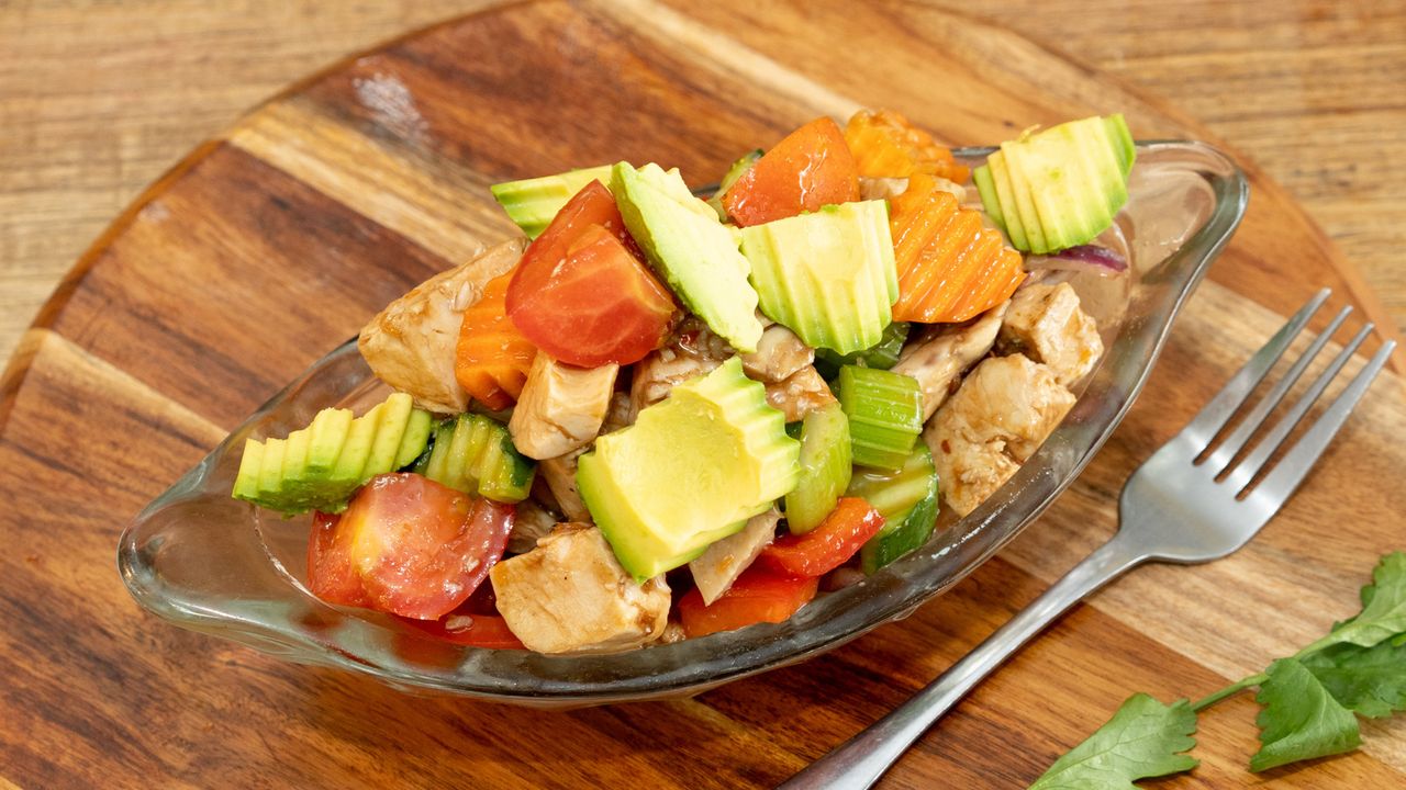 Chicken Avocado Salad (Medium)