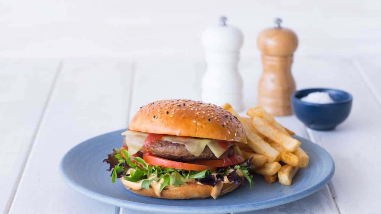 Classic Cheeseburger