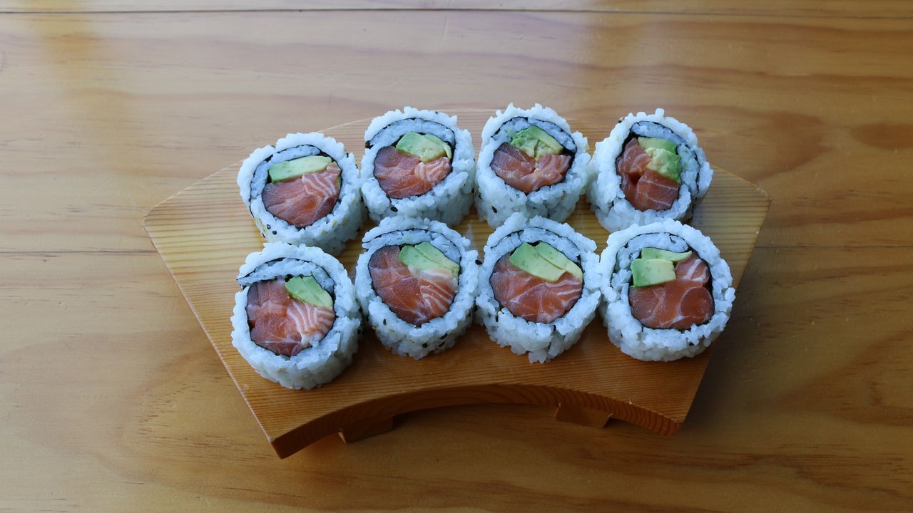 Fresh Salmon and Avo Roll