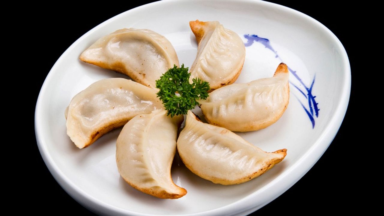 D01. Pan-fried Pork & Chive Dumplings(6pcs)