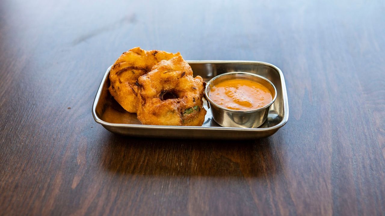 Vadai (V)