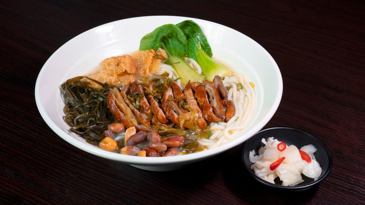 25. Pickled Cabbage Pork Intestine Rice Noodle in Soup / 酸菜肥腸湯米粉