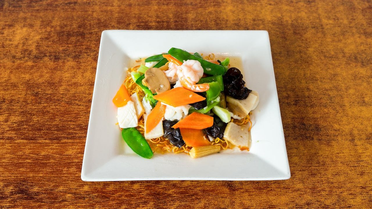 Stir Fried Egg Noodles with Seafood