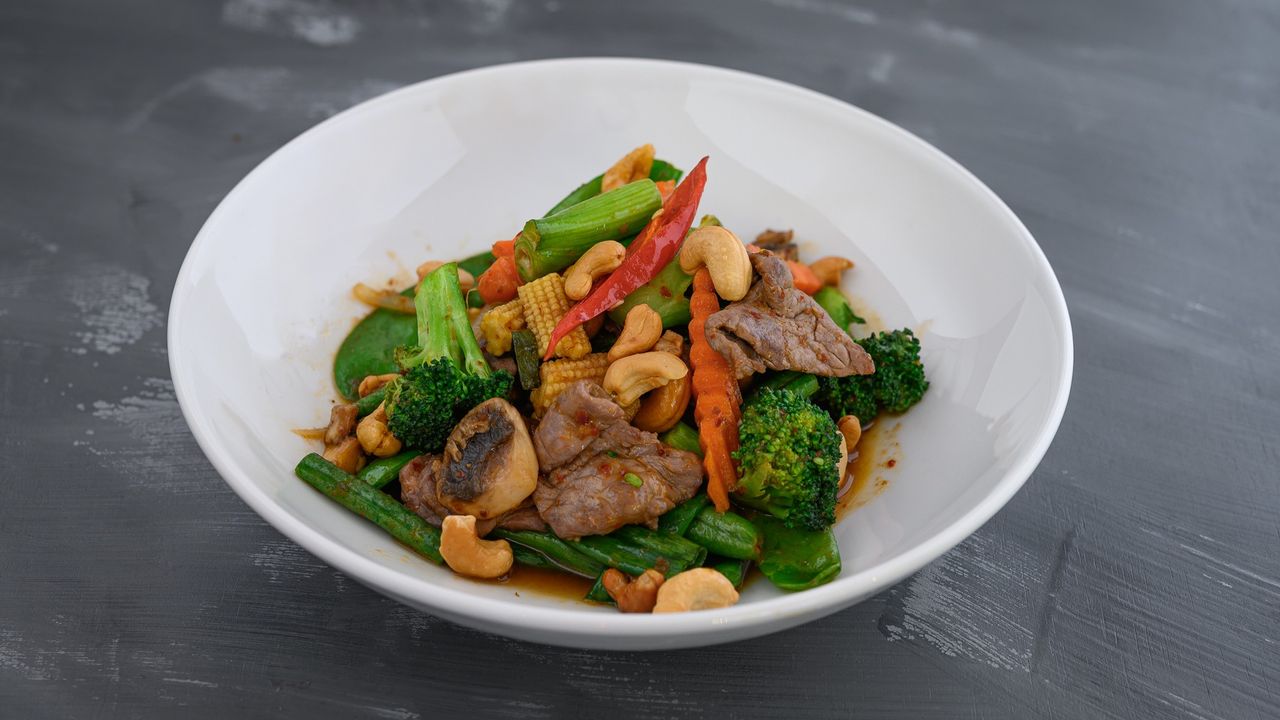 Stir Fried Cashew Nuts Sauce (served w/ complimentary rice)