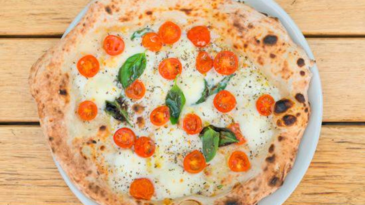 Paesanella Caprese Pizza