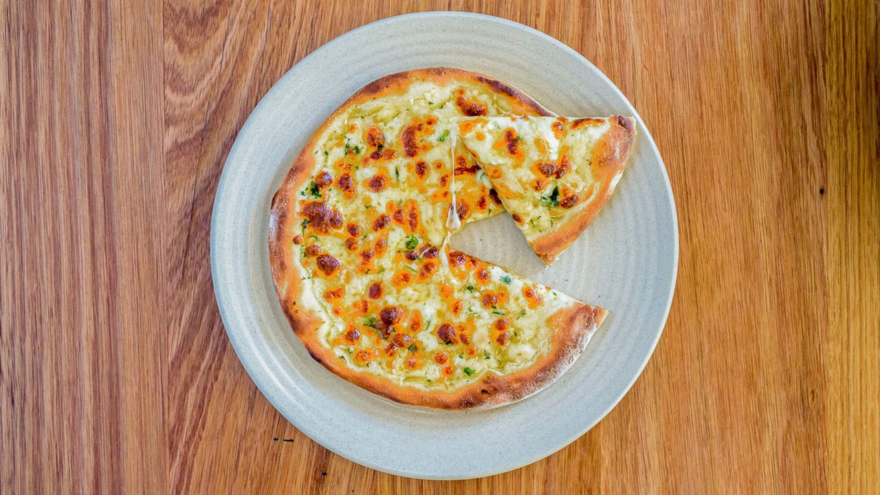 Mozzarella & Garlic Butter Pizza Bread {V} Medium