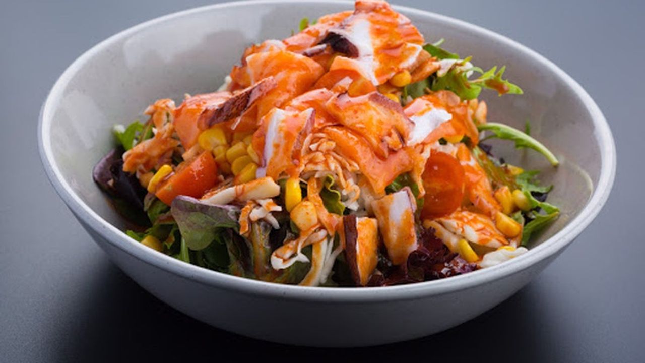 Spicy Mix Sashimi Salad